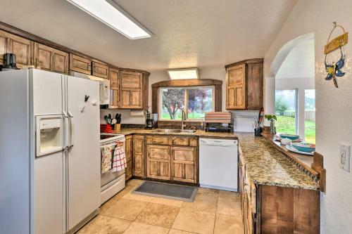 Dog-friendly Crescent City Home Near Redwoods