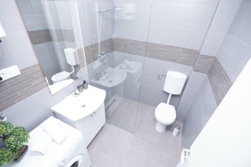 Inviting 2-bed Apartment In Podstrana