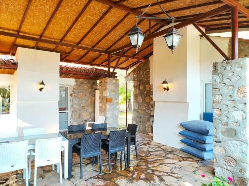 Villa Ek?nc?k'te V?lla Ta? Ev