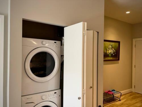 Victoria Old Town One Bedroom Apartment