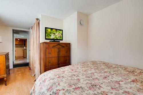 Oak Bay Hampshire Home