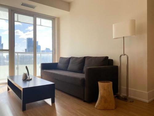 Apartamento Grand View 2br/2ba Condos Cn Tower,union,tiff/mtcc