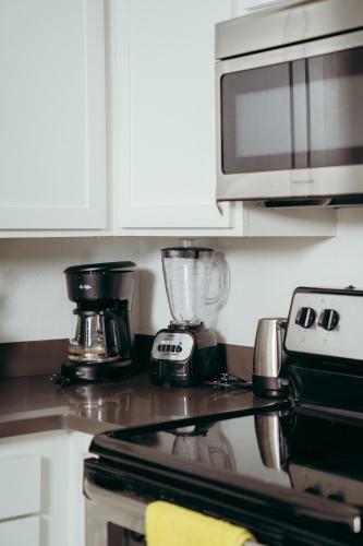 Apartamento Beautiful 1 Bedroom Suite In Central Location!