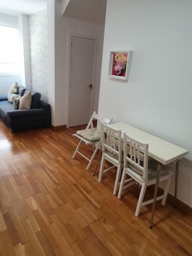 Cozy Cala Apartment