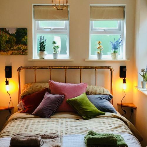 The Art Attic A Stylish Boutique Apartment