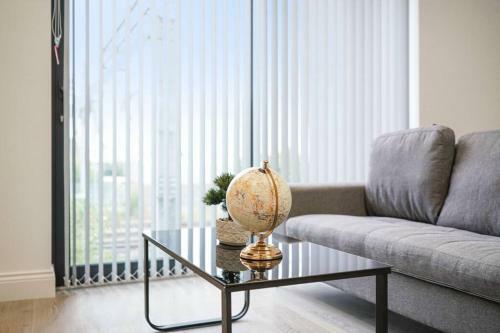 Immaculate And Modern 2 Bedroom Apartment In Slough