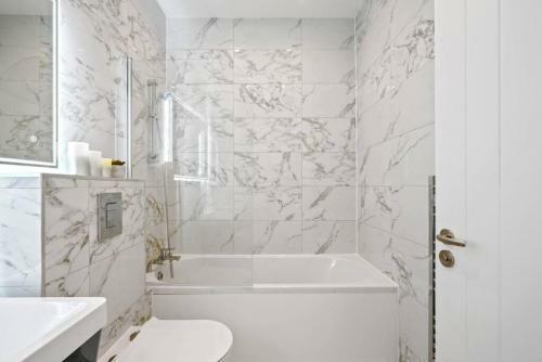 Modern, Stylish Two Bedroom Apartment In Slough