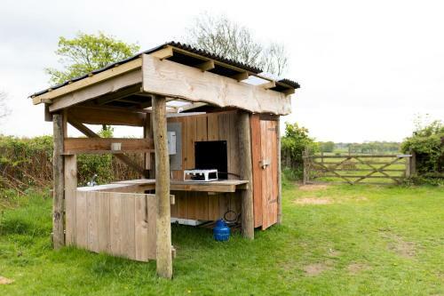 Pass The Keys Yurt From The Madding Crowd - Unique Glamping Break