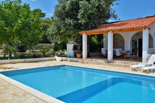 Villa Matea With Pool