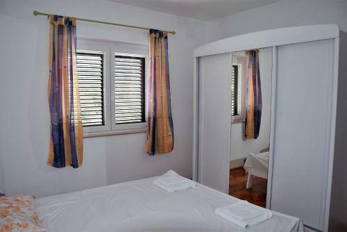 Villa Matea With Pool