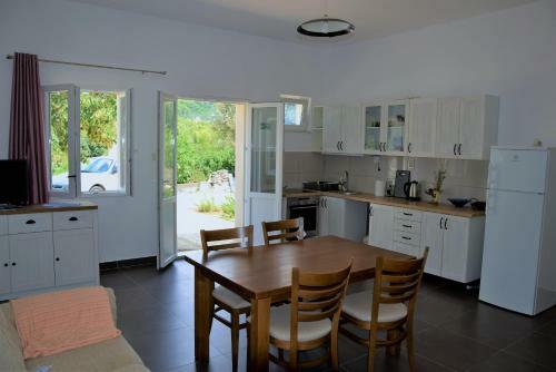 Villa Matea With Pool