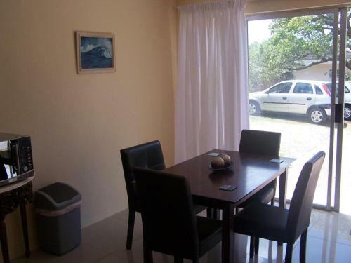 Hostal Aloha Beach Guest House