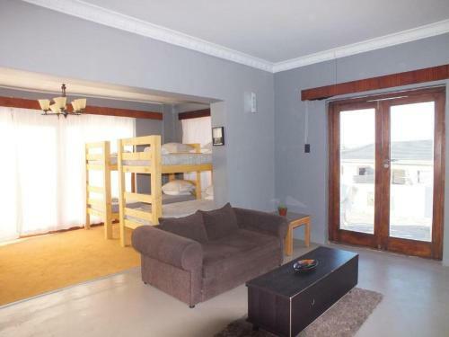 Hostal Aloha Beach Guest House