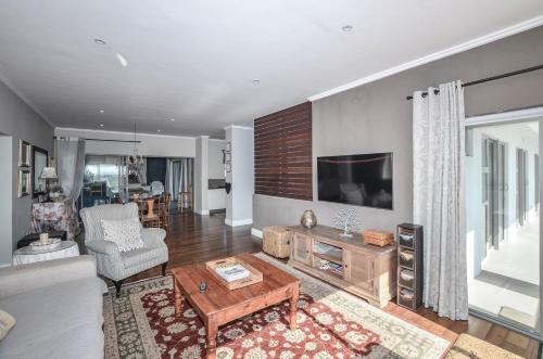 21 Flamingo House