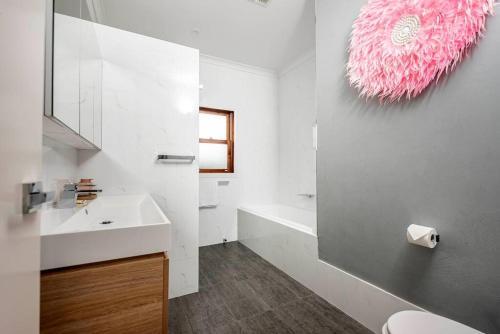 Inner-city Comfort & Charm / Narrabundah