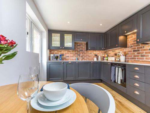 Pass The Keys Charming Country Cottage With Spectacular Views
