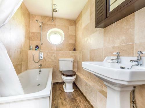 Pass The Keys Charming Country Cottage With Spectacular Views