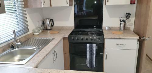 Lakeside Cotswold Holiday Home