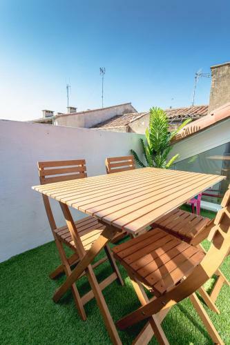 Apartment Air Conditioning Terrace Foosball 6 Per