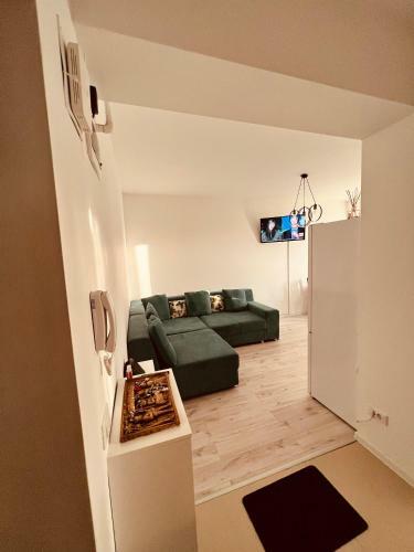 Lovely Simple And Classy - 2 Rooms Apartment
