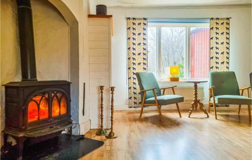 Amazing Home In �desh�g With 2 Bedrooms