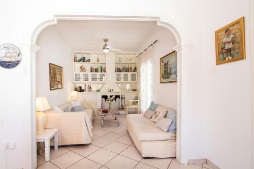 Giorgos House