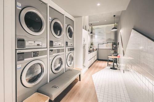 Atour Hotel Qingdao Cbd Hangzhou Road