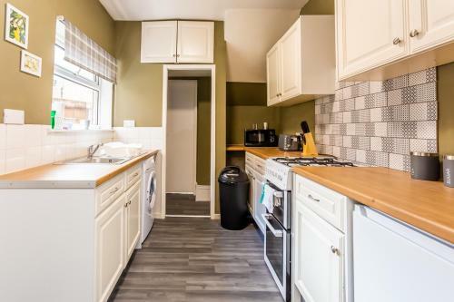 Apartamento ?lovely 2 Bed Flat ? Wifi ? Nr Avondale Park?