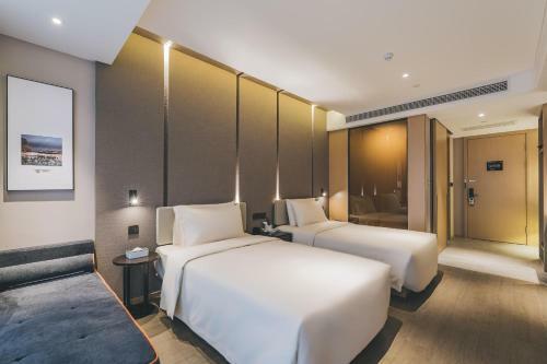 Atour Hotel Shaoxing Shangyu E-travel Town