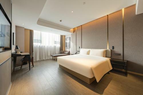 Atour Hotel Lingang New Town