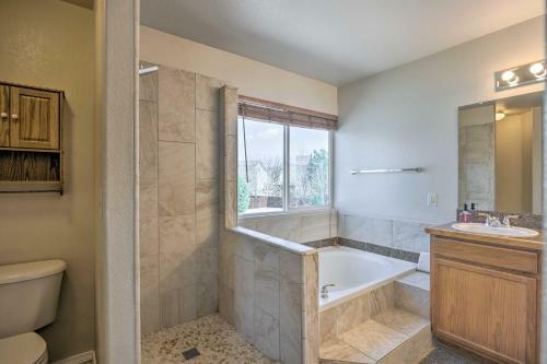 Bright Monument Escape Near Parks And Trails!