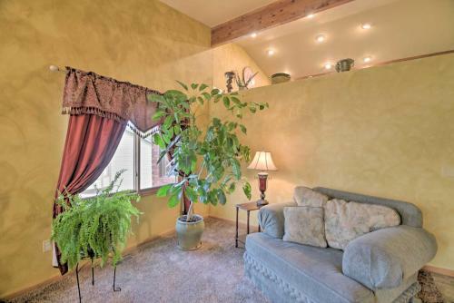Charming Home With Yard About 12 Mi To Fort Collins