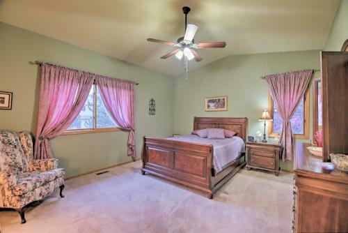 Charming Home With Yard About 12 Mi To Fort Collins