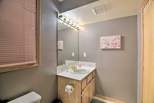 Charming Home With Yard About 12 Mi To Fort Collins