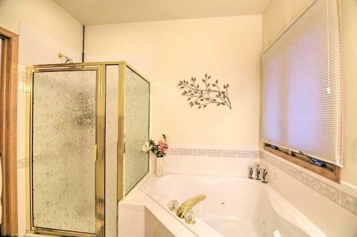 Charming Home With Yard About 12 Mi To Fort Collins