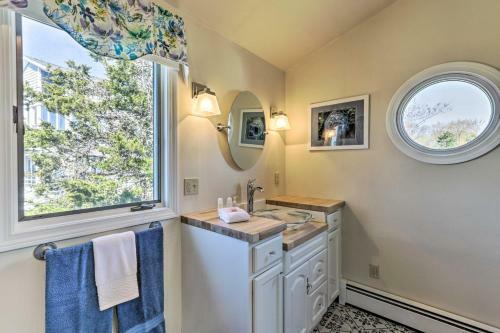 Westbrook Home With Ocean Views - Walk To Beach