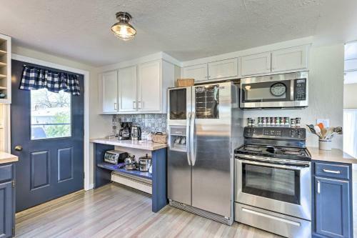 Westbrook Home With Ocean Views - Walk To Beach