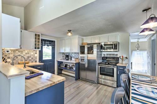 Westbrook Home With Ocean Views - Walk To Beach