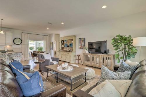 Coastal-chic Home Pool, Patio, 1 Mi To Beach