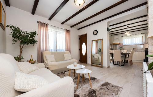 Nice Home In Bibinje With 2 Bedrooms