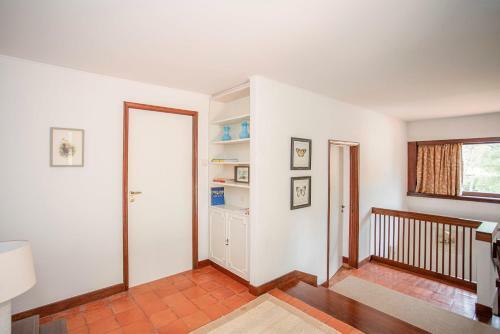 Liiiving In Moledo - Beach & Garden Villa