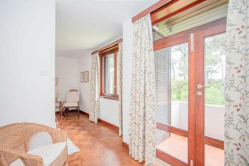 Liiiving In Moledo - Beach & Garden Villa