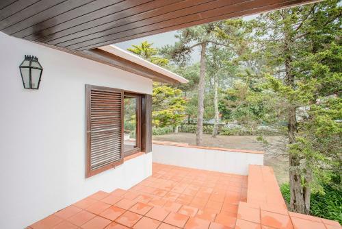 Liiiving In Moledo - Beach & Garden Villa
