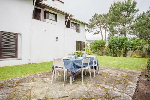 Liiiving In Moledo - Beach & Garden Villa