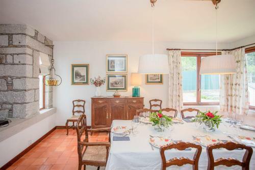 Liiiving In Moledo - Beach & Garden Villa