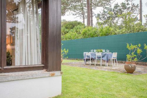 Liiiving In Moledo - Beach & Garden Villa