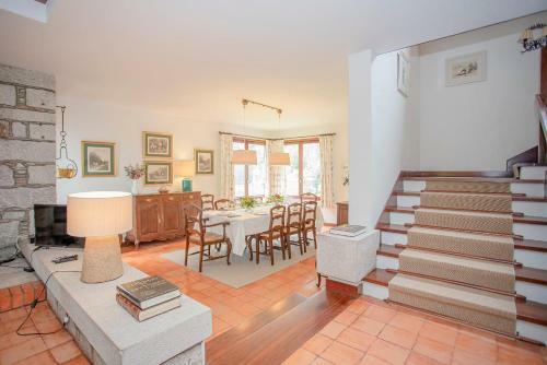Liiiving In Moledo - Beach & Garden Villa