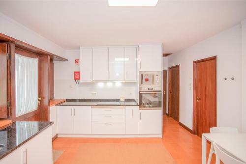 Liiiving In Moledo - Beach & Garden Villa