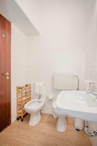 Liiiving In Moledo - Beach & Garden Villa