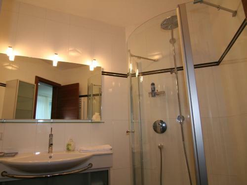 Apartments Schlo�-wei�enstein-stra�e